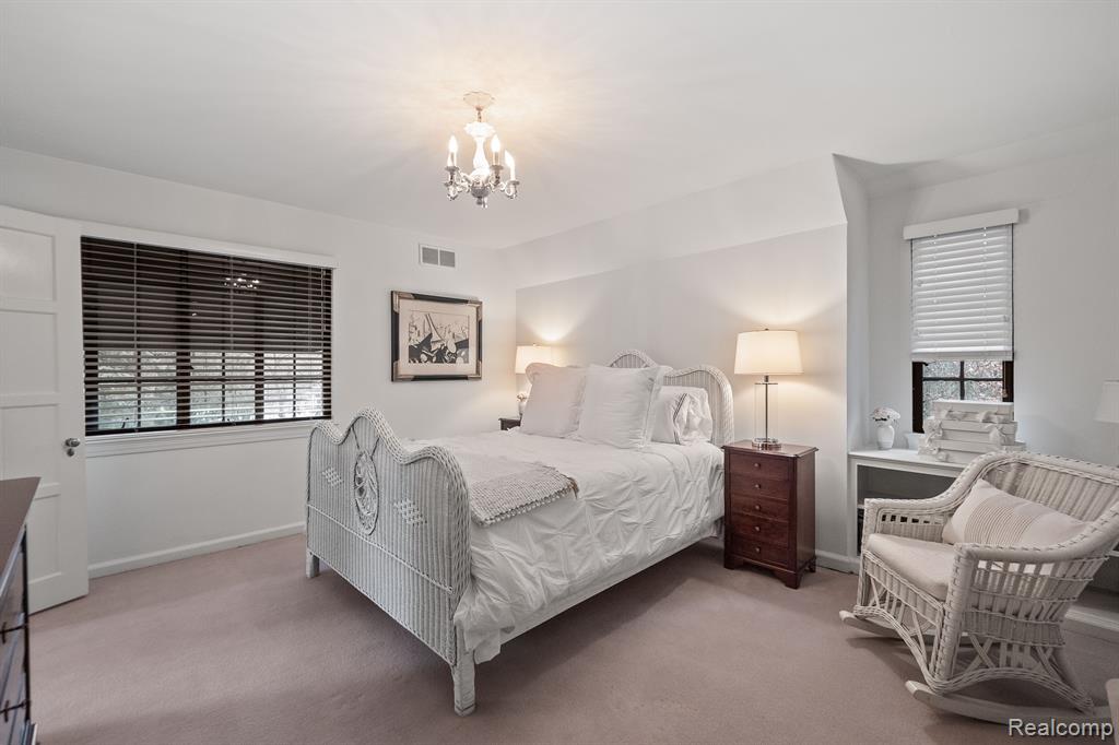 1370 Country Club Road Bloomfield Hills, MI 48304 - Photo 21 of 39 Gallery Image 21