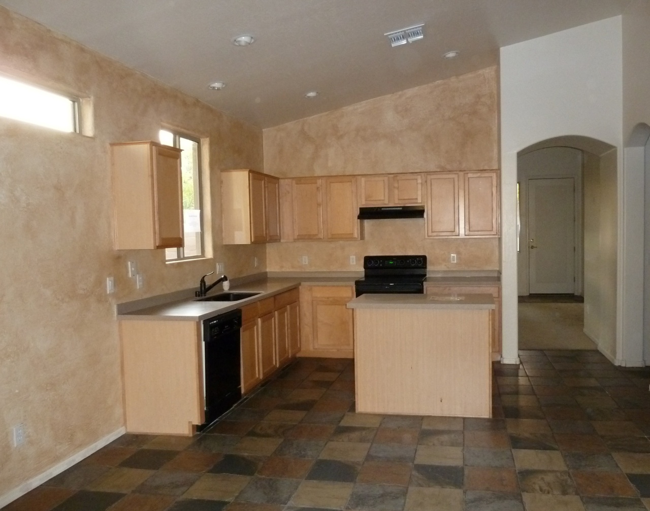 2734 East Fremont Road Phoenix, AZ 85042 - Photo 3 of 6 Kitchen