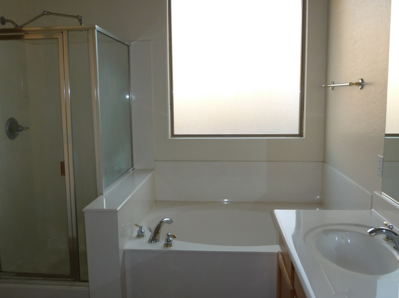 2734 East Fremont Road Phoenix, AZ 85042 - Photo 6 of 6 Master Bath