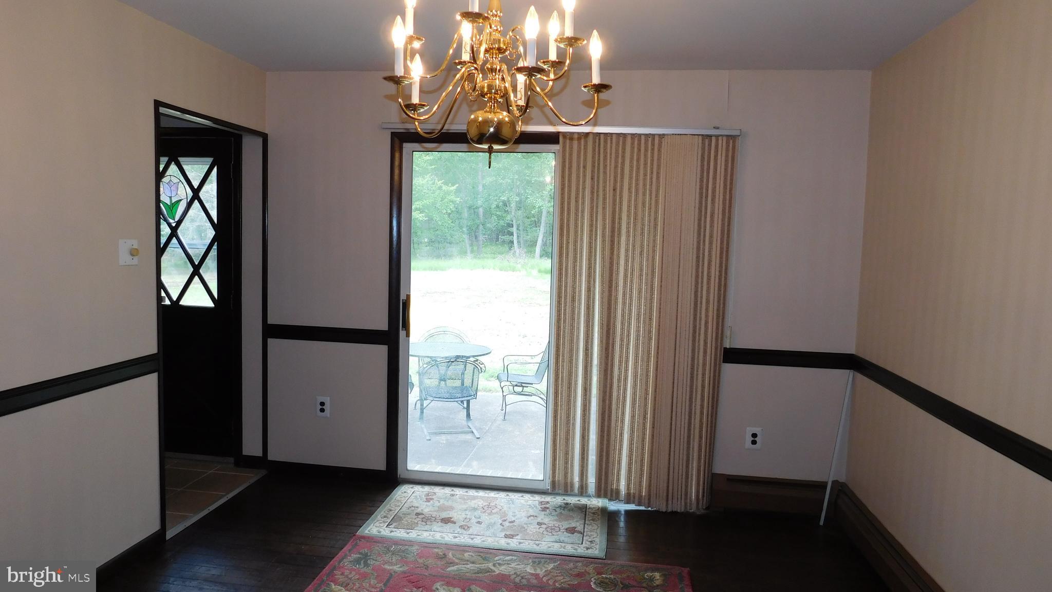 49 Lakeview Drive Tabernacle, NJ 08088 - Photo 3 of 28 Dining room