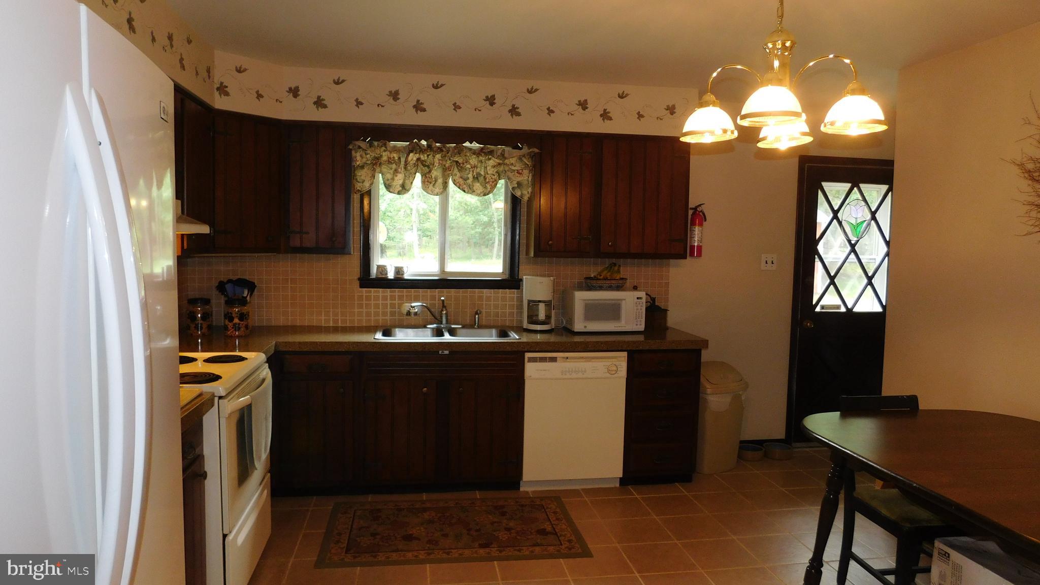 49 Lakeview Drive Tabernacle, NJ 08088 - Photo 4 of 28 kitchen on main floor