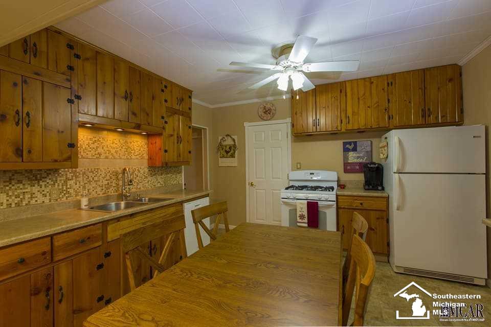 339 West Temperance Road Temperance, MI 48182 - Photo 9 of 20