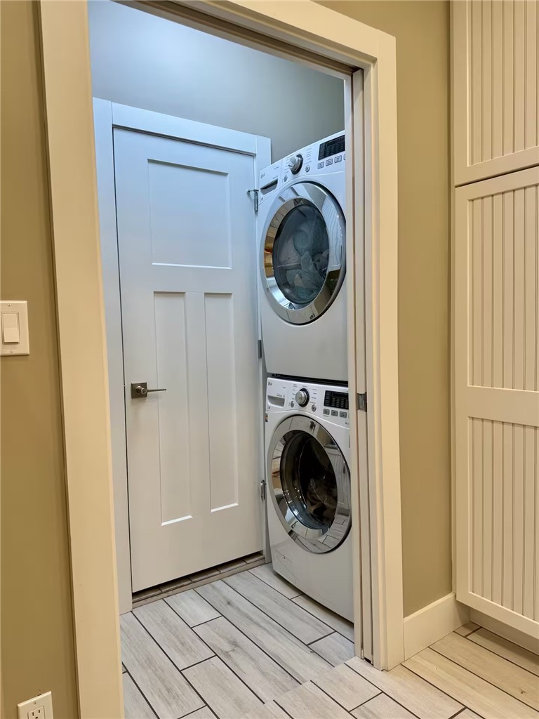 14310 Ridley Way Corpus Christi, TX 78418 - Photo 8 of 19 a view of a hallway with washer and dryer