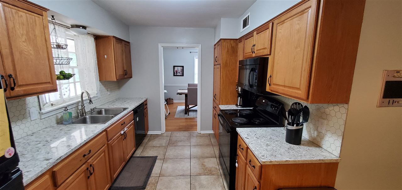 5282 Dee Road Memphis, TN 38117 - Photo 5 of 20