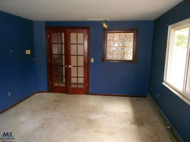 3159 Beach Road Port Huron, MI 48060 - Photo 15 of 18 31121602-14.JPG