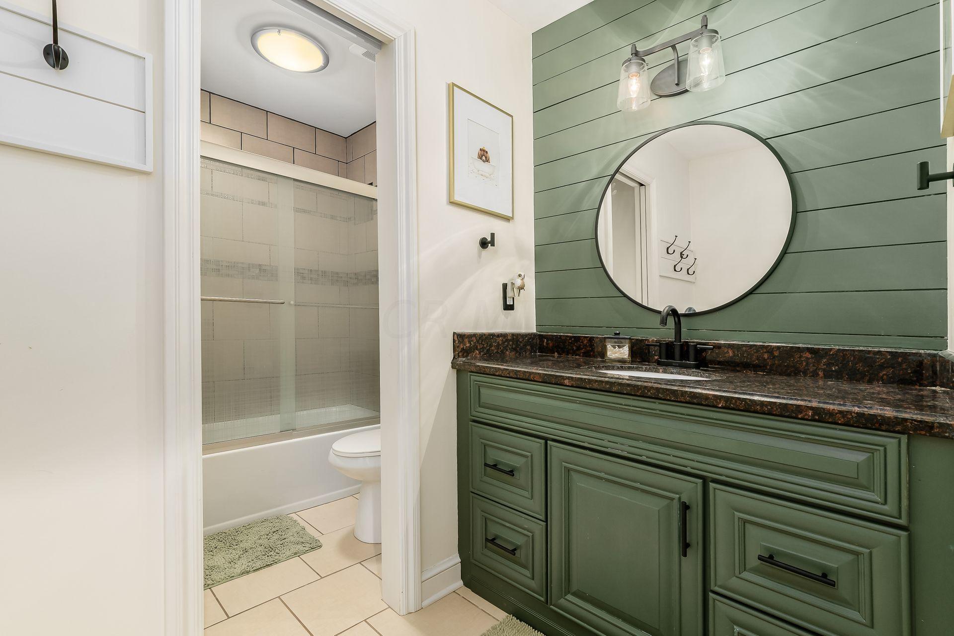5374 Roscommon Road Dublin, OH 43017 - Photo 20 of 29 Gallery Image 20