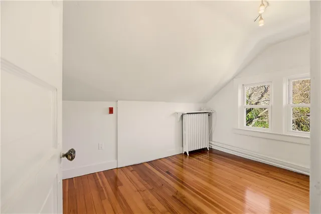 $2,100 | 31 Bayside Avenue, Unit 4, Newport, RI 02840