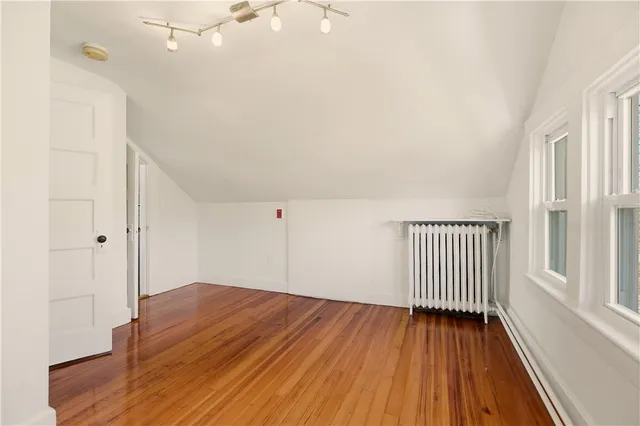 $2,100 | 31 Bayside Avenue, Unit 4, Newport, RI 02840