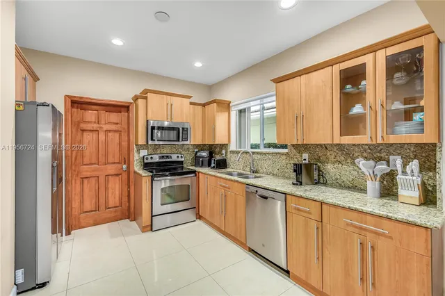 $1,750,000 | 9457 Carlyle Avenue, Surfside, FL 33154