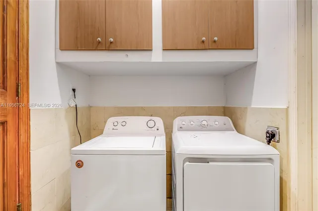 $1,750,000 | 9457 Carlyle Avenue, Surfside, FL 33154