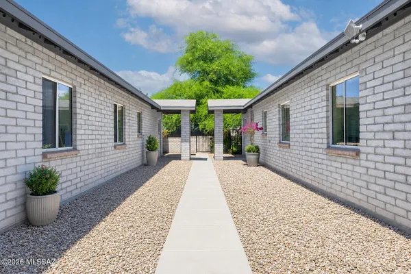 $570,000 | 113 East District Street, Tucson, AZ 85714