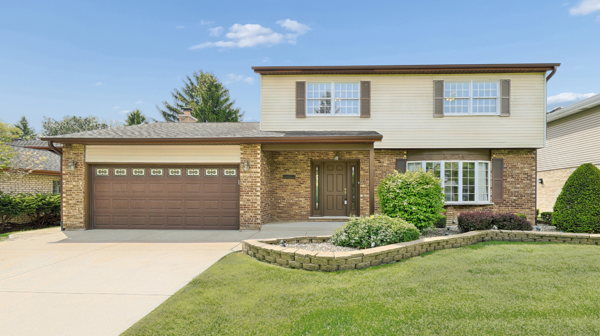 909 Surrey Road Addison, IL 60101 - Photo 3 of 27 Gallery Image 3