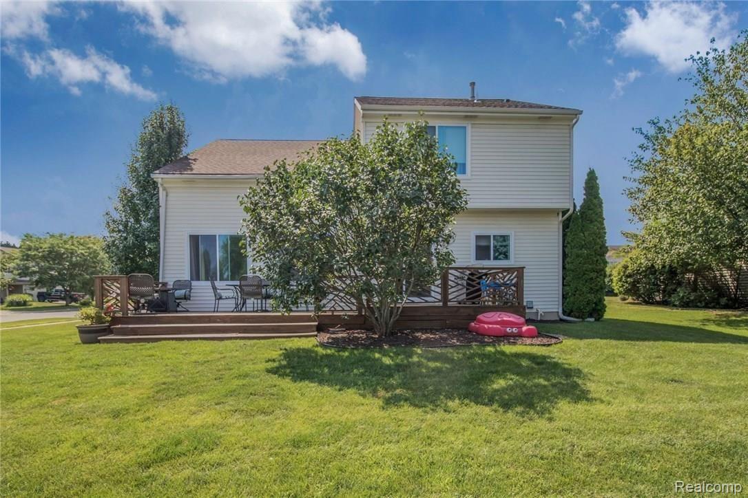 628 Ridgecrest Street Fenton, MI 48430 - Photo 30 of 30 30.jpg