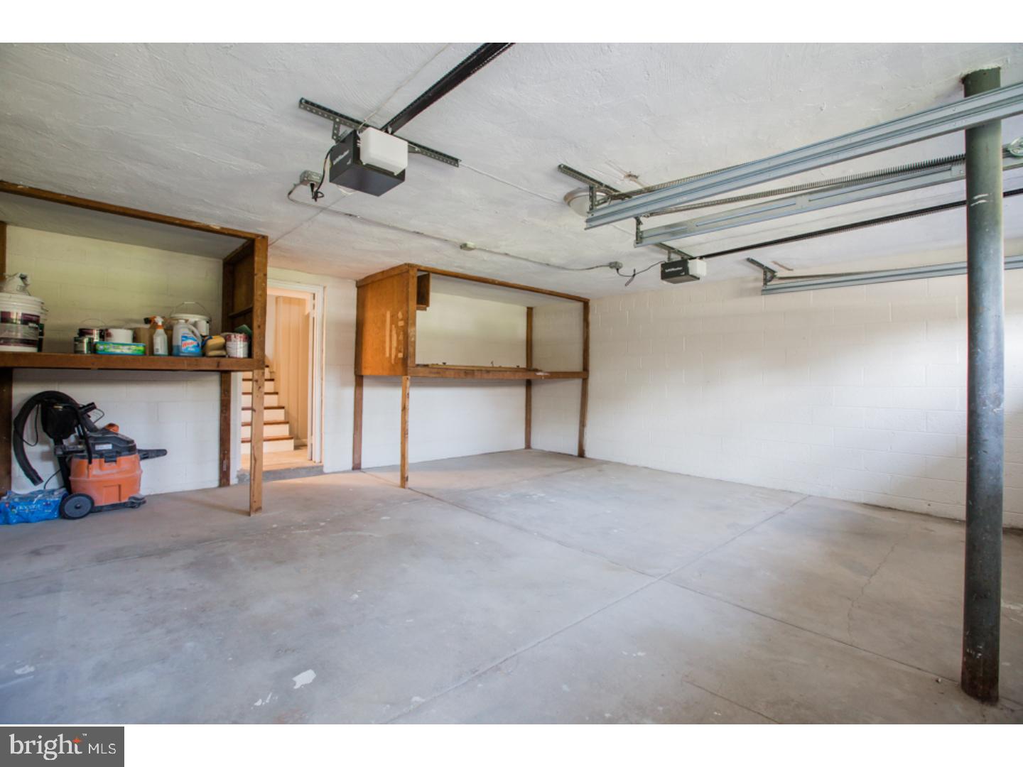 2700 South Kent Road Broomall, PA 19008 - Photo 22 of 25 Garage