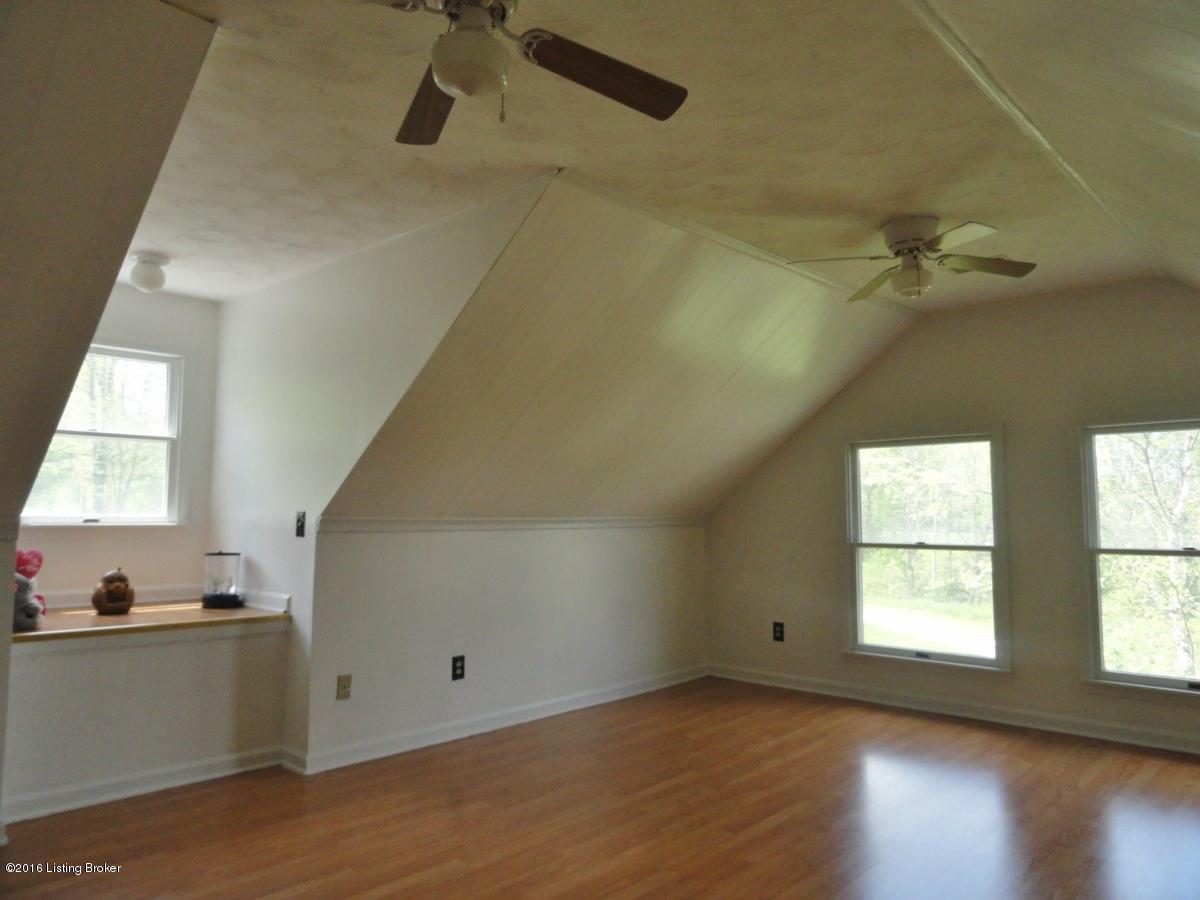 1578 Center Point Road White Mills, KY 42788 - Photo 35 of 38 Bedroom (Upper Level)