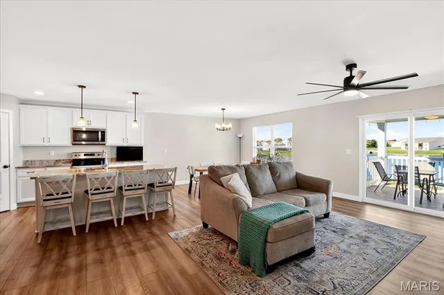 $400,000 | 820 Applewood Creek Drive, Fairview Heights, IL 62208