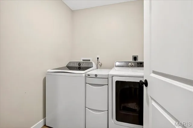 $400,000 | 820 Applewood Creek Drive, Fairview Heights, IL 62208