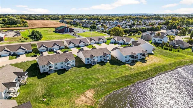 $400,000 | 820 Applewood Creek Drive, Fairview Heights, IL 62208