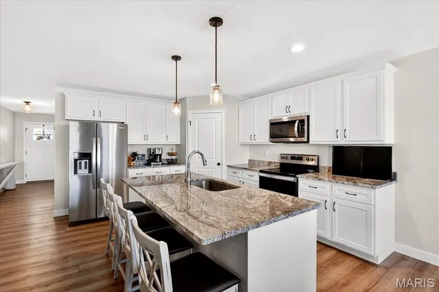 $400,000 | 820 Applewood Creek Drive, Fairview Heights, IL 62208