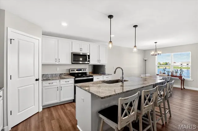 $400,000 | 820 Applewood Creek Drive, Fairview Heights, IL 62208