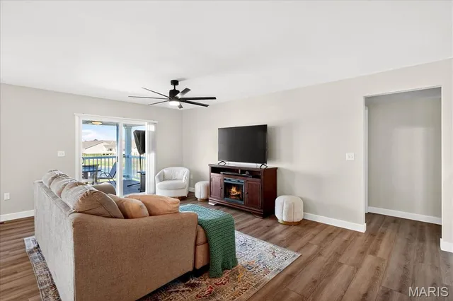 $400,000 | 820 Applewood Creek Drive, Fairview Heights, IL 62208