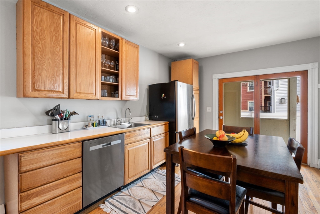 44 Tower Street Somerville, MA 02143 - Photo 9 of 32