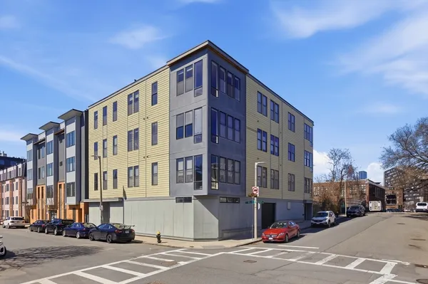 $999,000 | 171 West Fourth Street, Unit 7, Boston, MA 02127