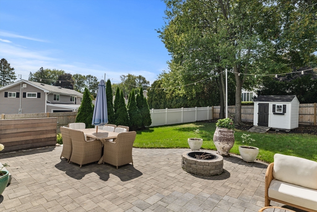 12 Surrey Road Woburn, MA 01801 - Photo 9 of 38 Gallery Image 9