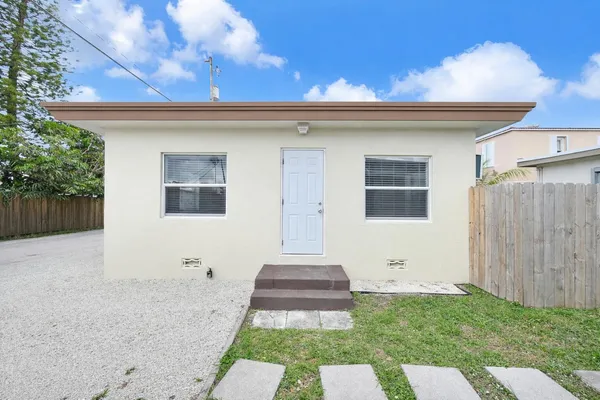 $1,650 | 1744 Madison Street, Unit 1, Hollywood, FL 33020