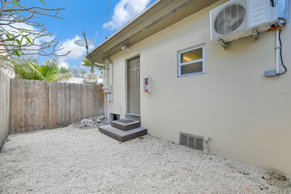 $1,650 | 1744 Madison Street, Unit 1, Hollywood, FL 33020