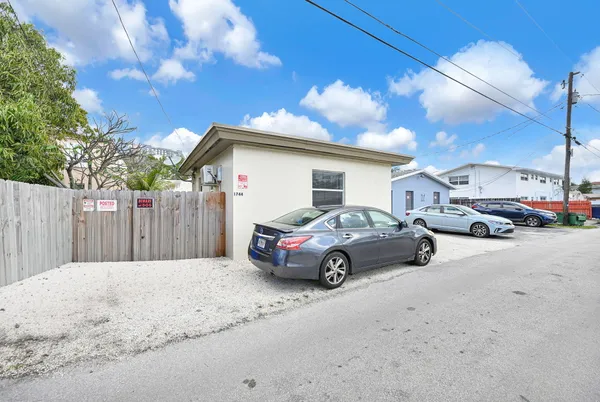 $1,650 | 1744 Madison Street, Unit 1, Hollywood, FL 33020