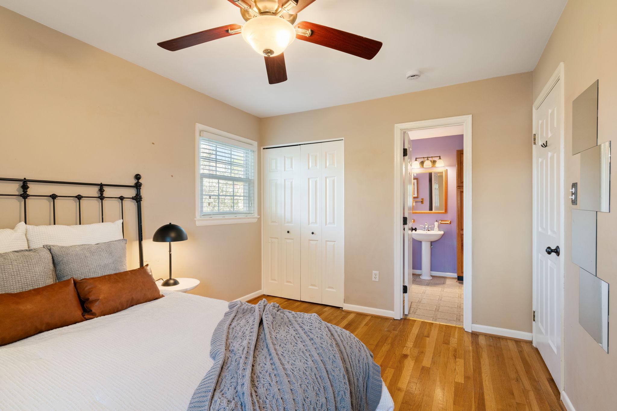 7600 Kingsbury Road Alexandria, VA 22315 - Photo 11 of 29 Primary bedroom with direct access to bathroom