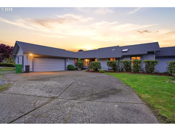$575,000 | 29885 Riverview Drive, Rainier, OR 97048