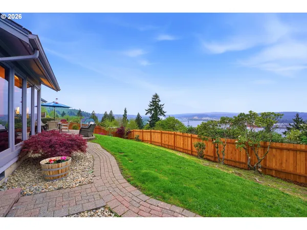 $575,000 | 29885 Riverview Drive, Rainier, OR 97048