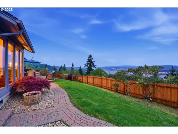 $575,000 | 29885 Riverview Drive, Rainier, OR 97048