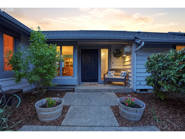$575,000 | 29885 Riverview Drive, Rainier, OR 97048