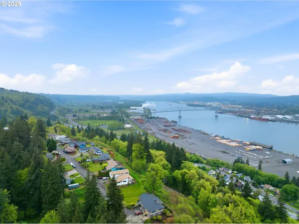 $575,000 | 29885 Riverview Drive, Rainier, OR 97048