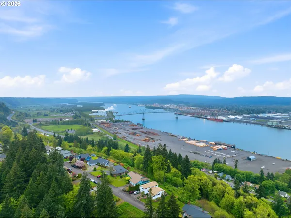 $575,000 | 29885 Riverview Drive, Rainier, OR 97048