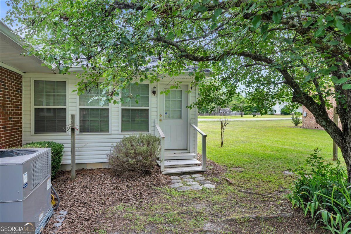 240 Peter Street Cochran, GA 31014 - Photo 7 of 48