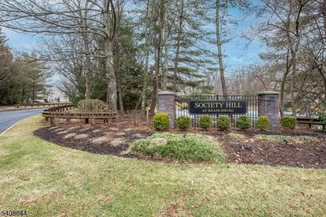 $345,000 | 1306 Boxwood Drive, Somerville, NJ 08876