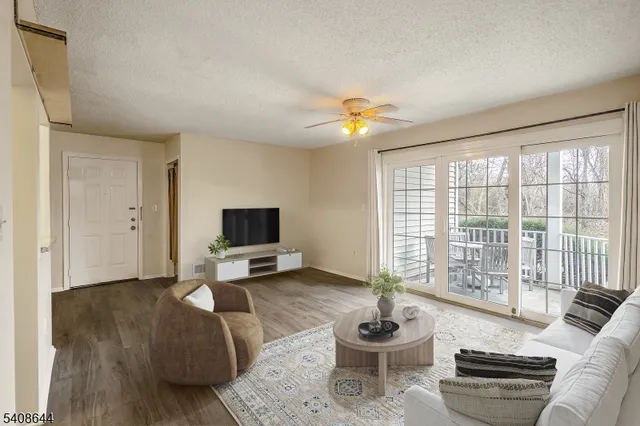 $345,000 | 1306 Boxwood Drive, Somerville, NJ 08876