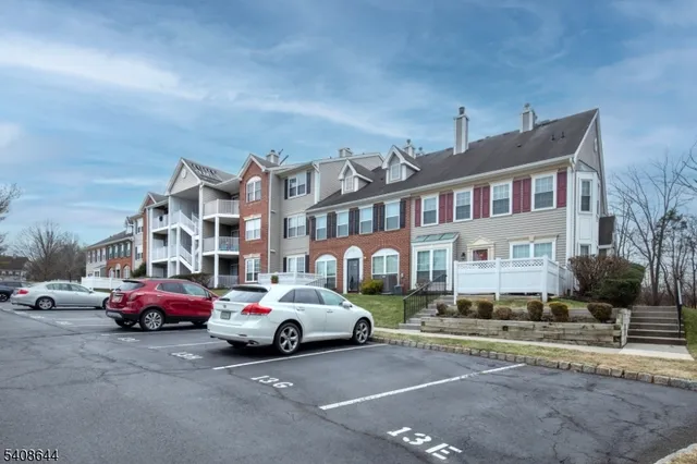 $345,000 | 1306 Boxwood Drive, Somerville, NJ 08876