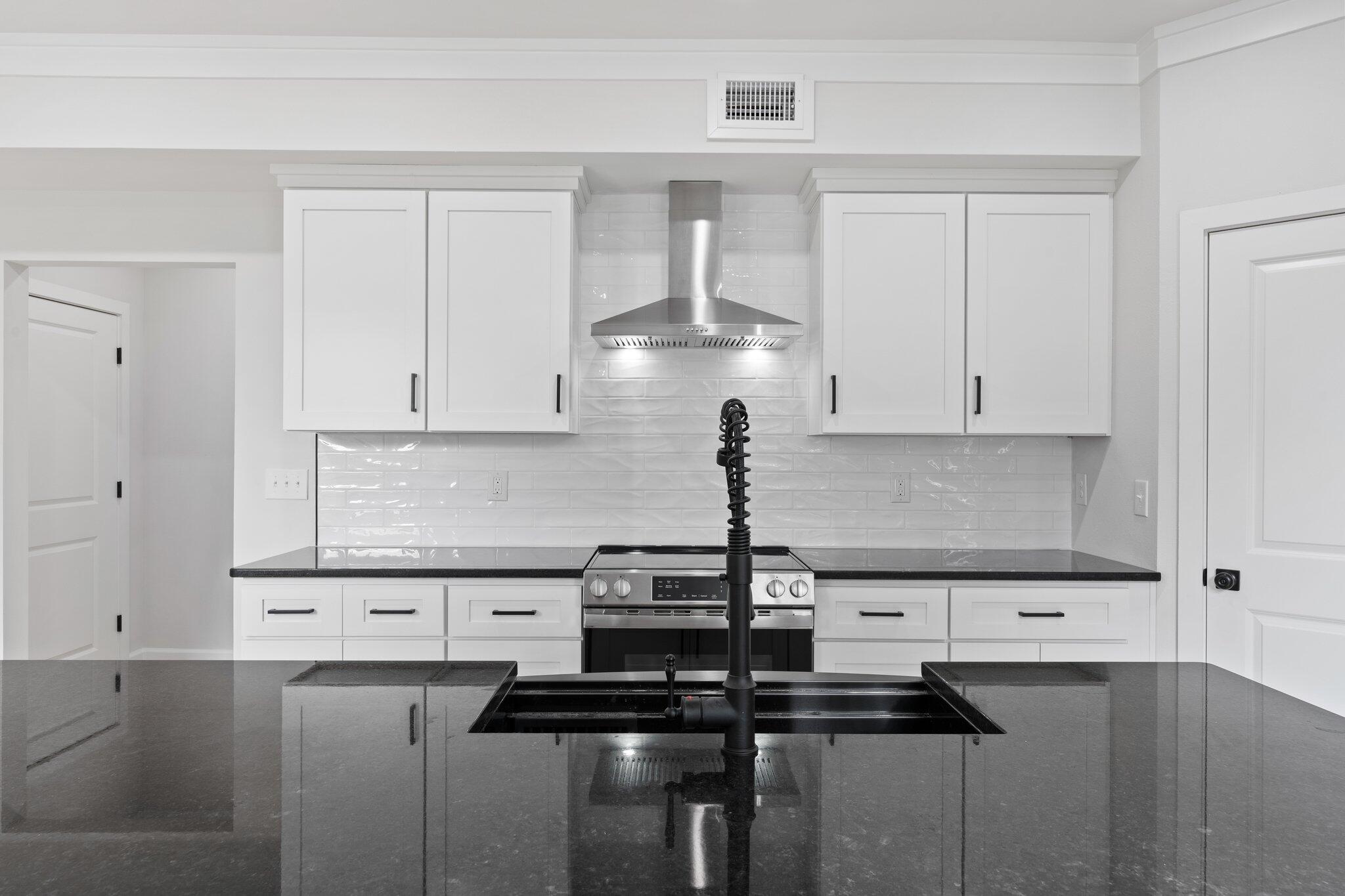 45 Laurel Oak Lane Santa Rosa Beach, FL 32459 - Photo 4 of 30 a close view of kitchen appliances