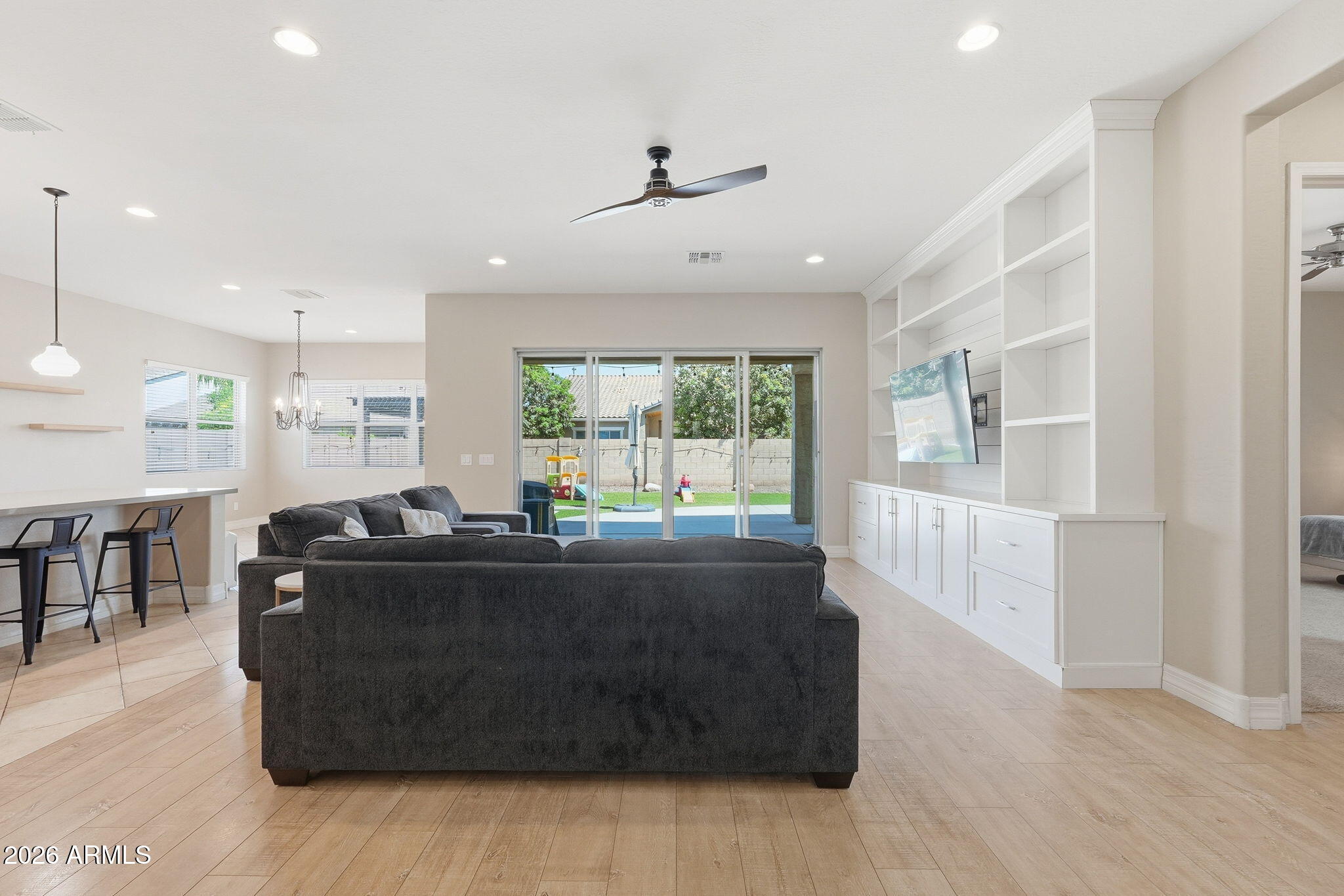 3930 East Chestnut Lane Gilbert, AZ 85298 - Photo 5 of 44