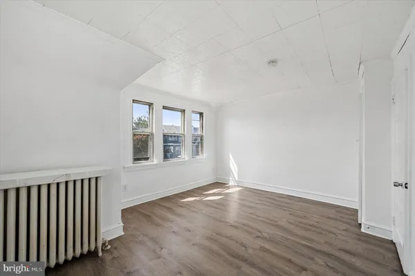 a view of utility room