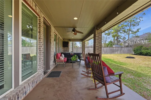 $625,000 | 175 Wade Pointe Drive, Montgomery, TX 77316