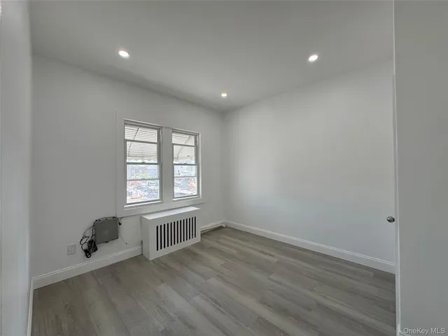 $3,000 | 209-211 Main Street, Unit 2S, Farmingdale, NY 11735