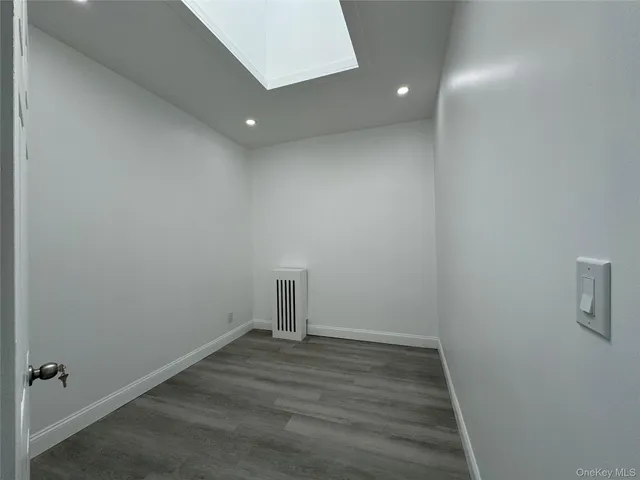 $3,000 | 209-211 Main Street, Unit 2S, Farmingdale, NY 11735