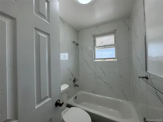 $3,000 | 209-211 Main Street, Unit 2S, Farmingdale, NY 11735