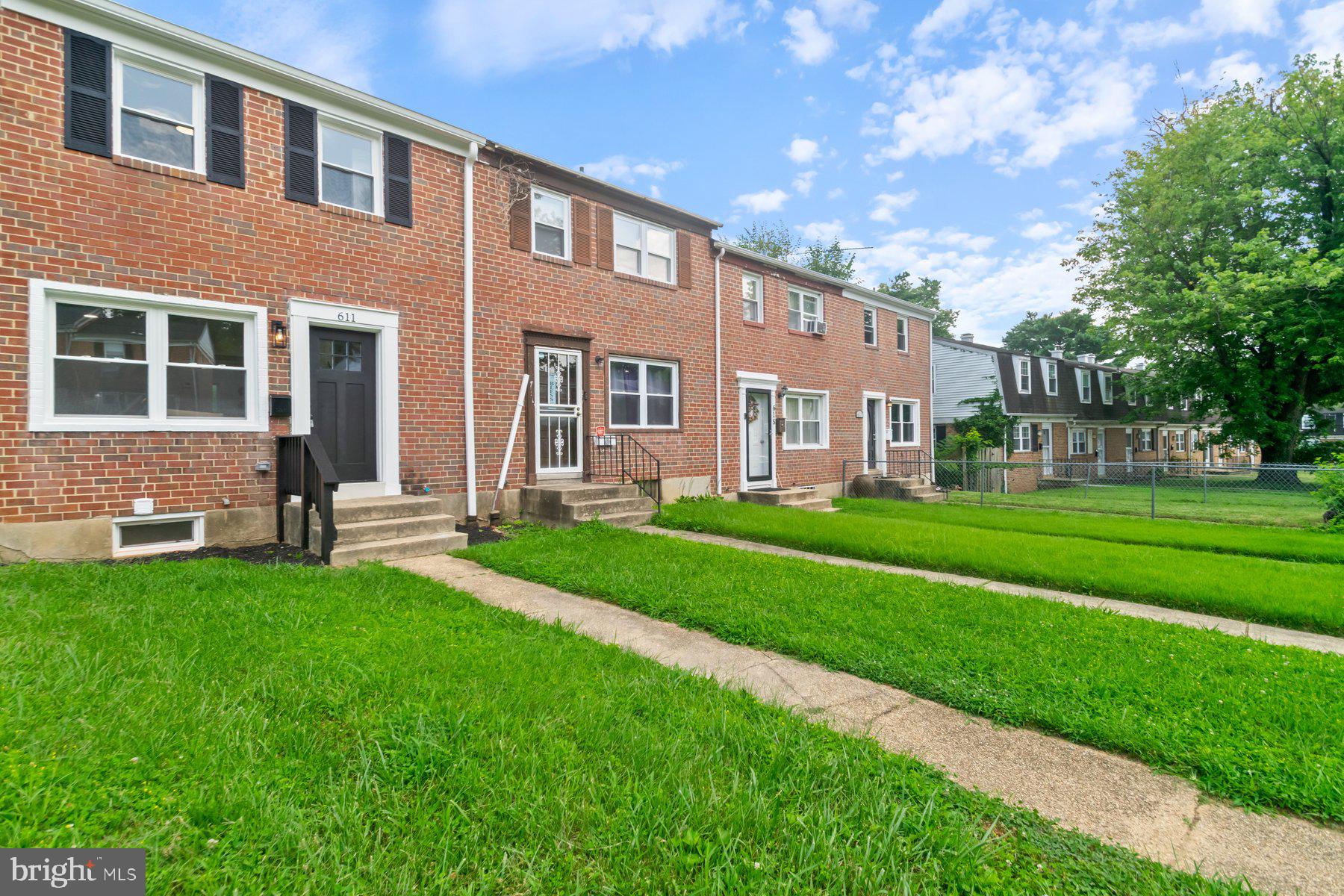 611 Gibson Road Baltimore, MD 21229 - Photo 2 of 28 Gallery Image 2